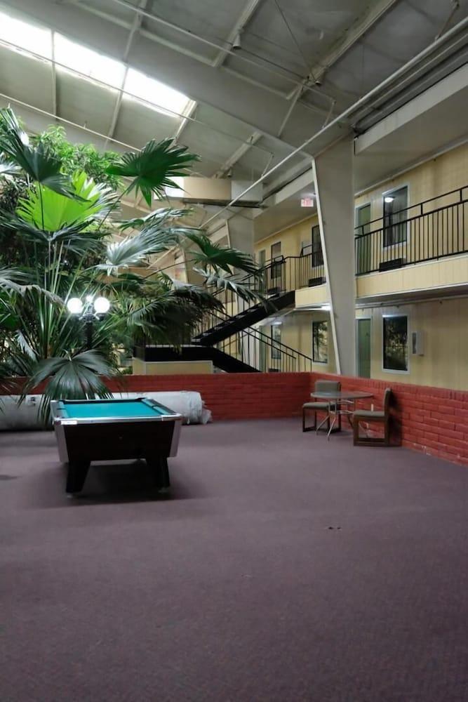 Econo Lodge Елк-Сіті Екстер'єр фото